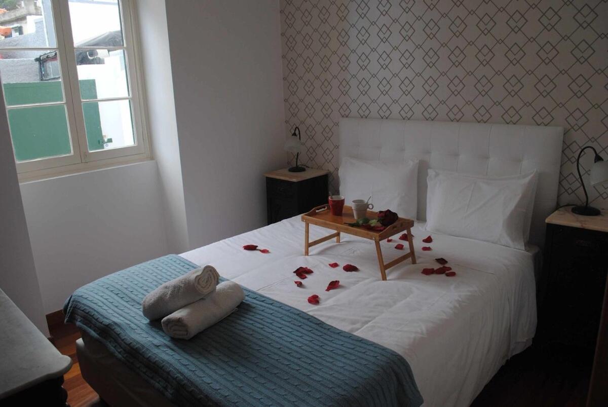 ホテル Vila Rosa - Renovated House Overlooking The Sea フンシャル エクステリア 写真