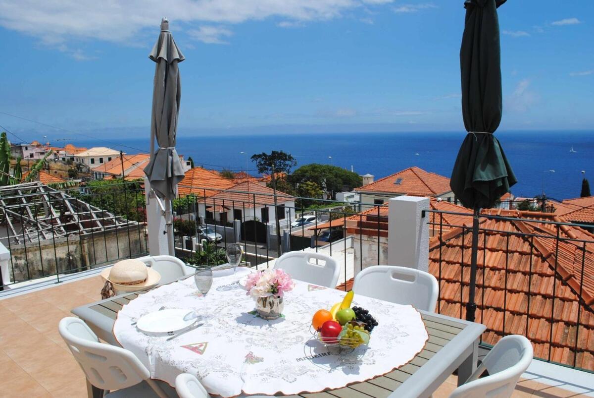 ホテル Vila Rosa - Renovated House Overlooking The Sea フンシャル エクステリア 写真